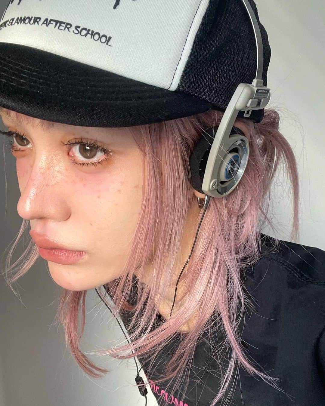 木村由佳のインスタグラム：「🤖」