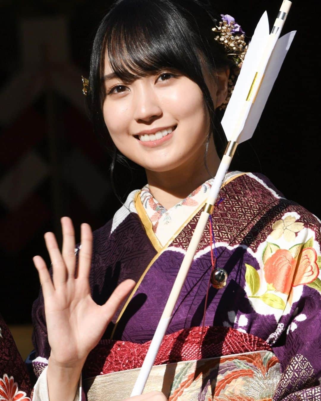 賀喜遥香のインスタグラム：「かっきーの晴れ着姿✨ 乃木神社での成人式から早くも 5ヶ月ほど経とうとしていますね、  #賀喜遥香1st写真集  #賀喜遥香」