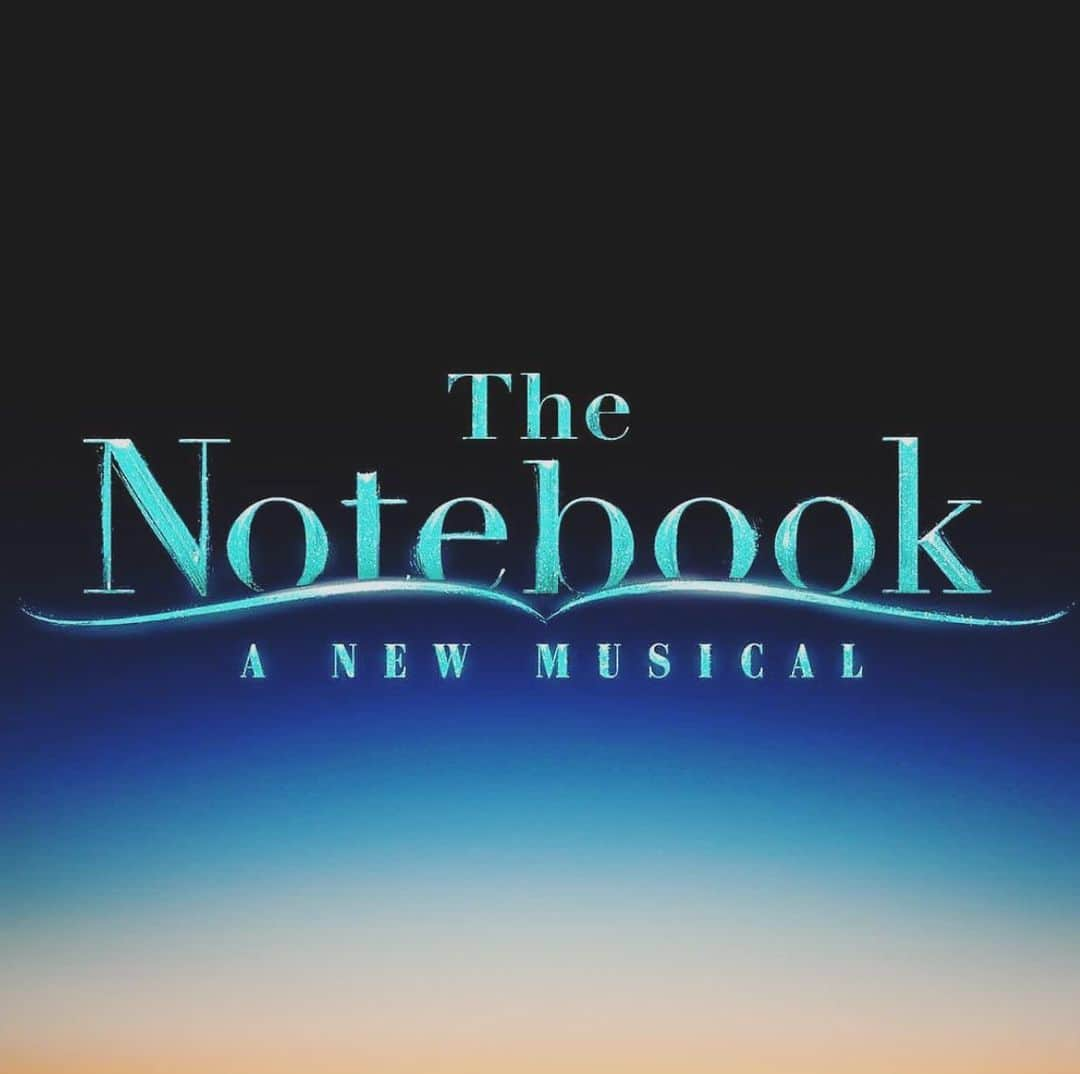 イングリッド・マイケルソンのインスタグラム：「After many delays, I am so excited to report that our magical musical (that I have been working on since 2017) is finally going to be out in the world at @chicagoshakes! Previews starting sept 6 and the show runs till Oct 16.  Tickets are on sale now!! Link in bio. 📖 #notebookthemusical #michaelgreif @schelewilliams @funstetter」