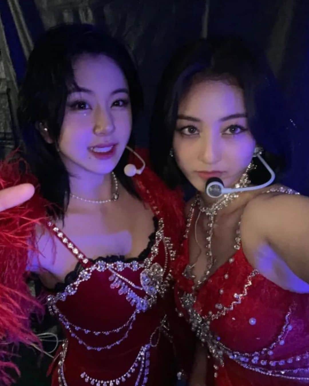 ジヒョのインスタグラム：「♡ happy birthday chaeyoung💗💗💗 thanks for always working so hard and just being you <33⠀ — #HappyChaeyoungDay」