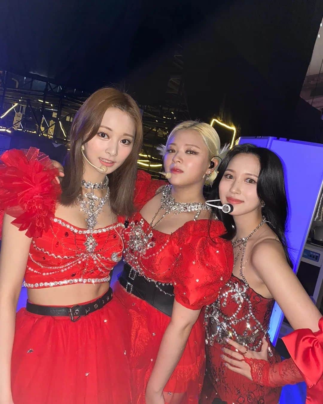 TWICEさんのインスタグラム写真 - (TWICEInstagram)「챙🐯🐯어제 생일축하해🍓🍓🍓 みなさんきょはありがとうございます🫠🫶」4月24日 0時44分 - twicetagram