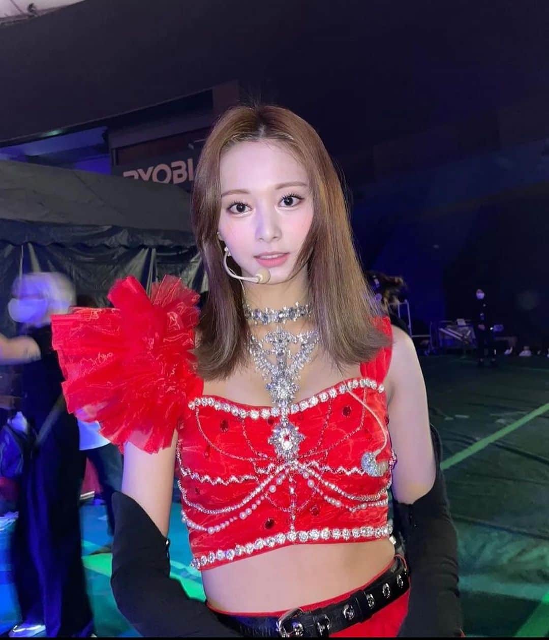 ツウィのインスタグラム：「빨간색과 검은색 ❤️🖤」