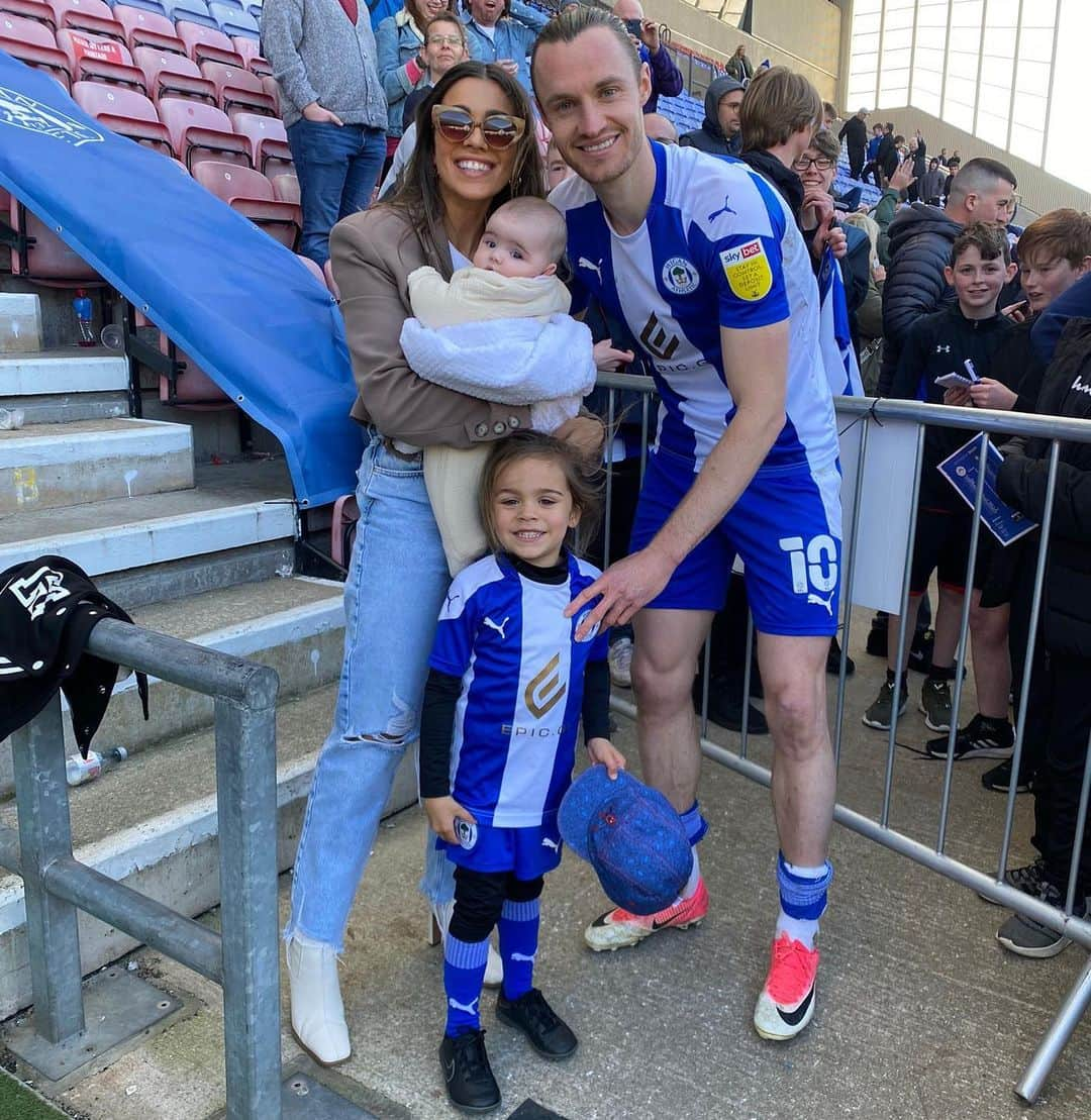 ウィル・ケインのインスタグラム：「Our final home game.. thanks to the fans for the amazing support all season at the DW! 💙 2 to go ⚽️💪🏻」