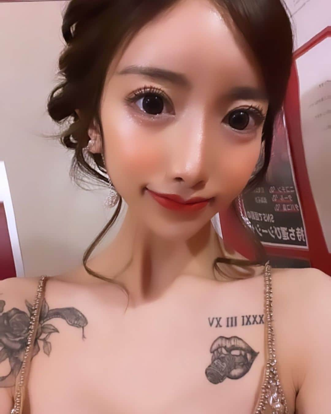 上條唯さんのインスタグラム写真 - (上條唯Instagram)「1週間お疲れ様でした。 最近は全くドレス着てないです、 寒いのと私服がかわいいからです。 来週もよろしくお願いします。 訳の分からない来店DMは迷惑なので送ってこないでください。 . #美脚 #美脚女子 #痩せたい #細くなりたい #competitor #makeup #kingdomqueen #メイク #girl #model #被写体モデル #キンクイ #ドレス #fashion #ダイエット #selfie #歌舞伎町キャバ嬢 #歌舞伎町キャバクラ #キングダムクイーン #キャバドレス #ファッション #ファッションコーデ#キャバクラ #キャバクラ嬢 #キャバクラドレス #歌舞伎町 #コーデ #コーディネート #followｍe #フォローミー」4月24日 6時41分 - yui_kamijo