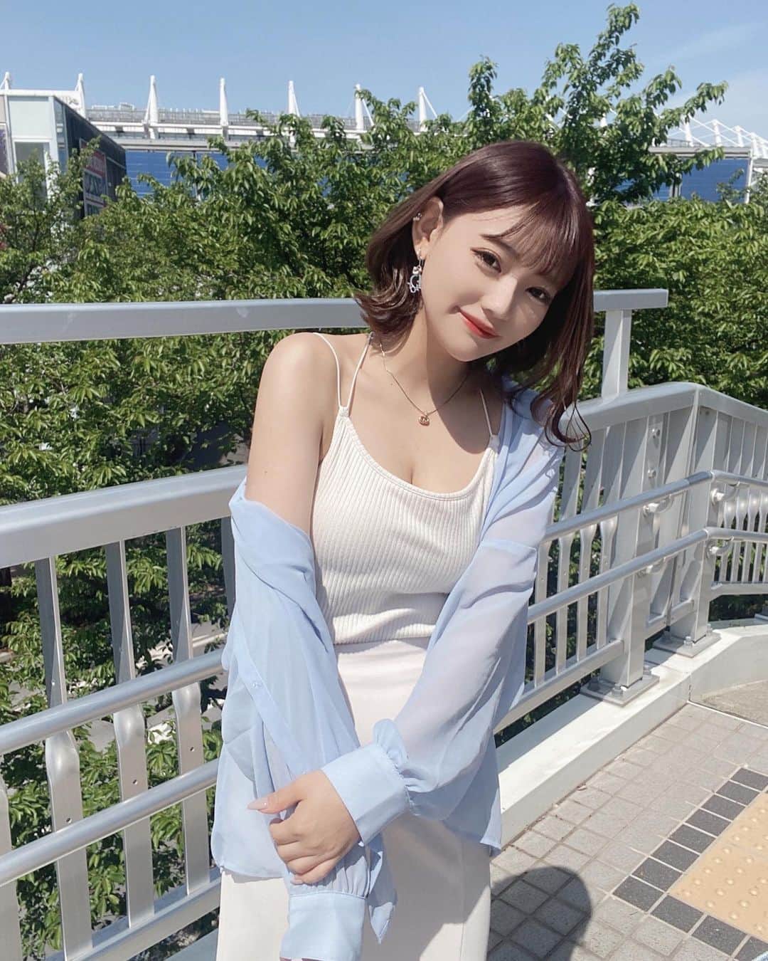 のインスタグラム：「天気最高やった🤍🤍🤍  上に羽織ってるシャツも マーメイドスカートも @grl_official のだよ.｡ｏO  めちゃくちゃ可愛いの😖！  #grl #グレイル」