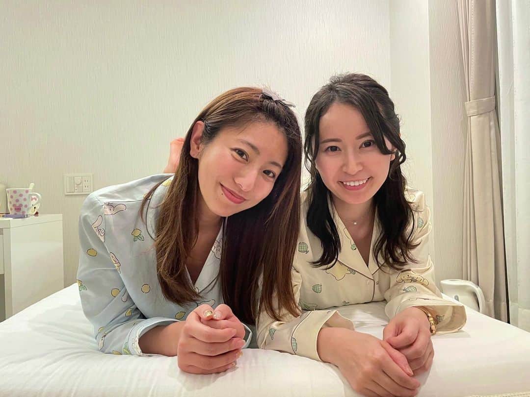 白戸ゆめのさんのインスタグラム写真 - (白戸ゆめのInstagram)「👯‍♀️ . あけましておめでとうな中濱さん🤣 お揃いのパジャマ持ち寄って 短い時間だったけど いろんなこと話せて良き時間でした💓 . #パジャマ #パジャマパーティー #パジャマ女子  #gu #サンリオ  #シナモロール #ポムポムプリン」4月24日 20時27分 - yumeno.s_