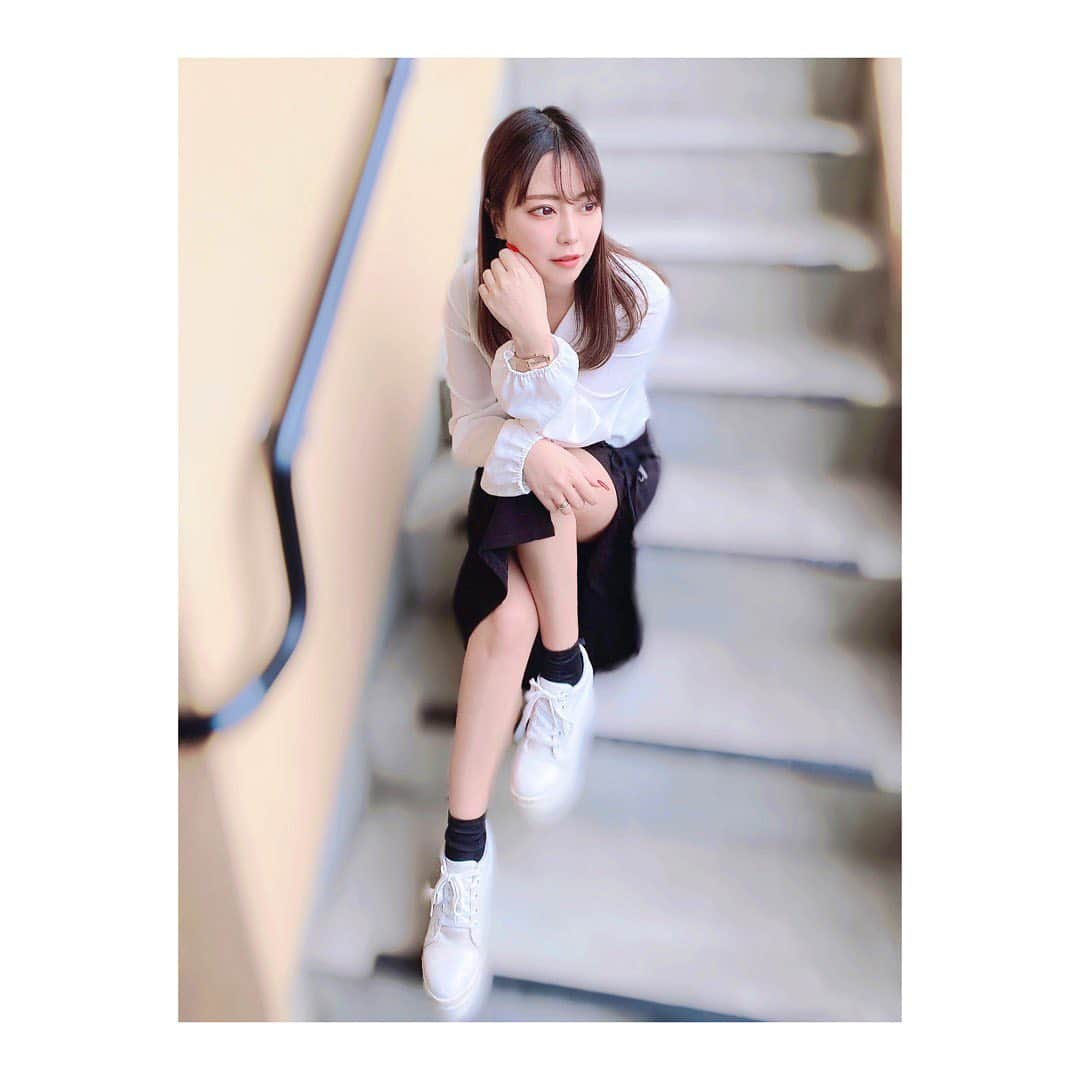 福井柑奈さんのインスタグラム写真 - (福井柑奈Instagram)「.  〜SHOPLIST購入品４月編〜 ( @shoplist_official )  今回はスリットスカートコーデです💓🌸涼しげでしょ〜😊 セクシー可愛い感じだよ🥰 スリットのところがレースアップになってるのがポイント👍  SHOPLISTの中の miniministoreさんで セール中に購入したのでとてもお安くゲットできたよん✌︎イェイ  【SHOPLISTアンバサダー】福井 撮影▶︎桃太郎　(笑)  #SHOPLIST #ショップリスト #ショップリストコーデ #スリットスカートコーデ #shoplistスリットスカートコーデ #miniministore #shoplist購入品   #スリットスカート #スカート #韓国ファッション #人気 #大人 #プチプラ #春夏秋 #オフィスカジュアル #ハイウエスト #コーディネート #今日のコーデ #春コーデ #春 #ボトムス #レースアップ #fashion #fashionista #ootd #ınstagood #daily #dailylook #photography #photooftheday」4月24日 12時33分 - kanna_fukui