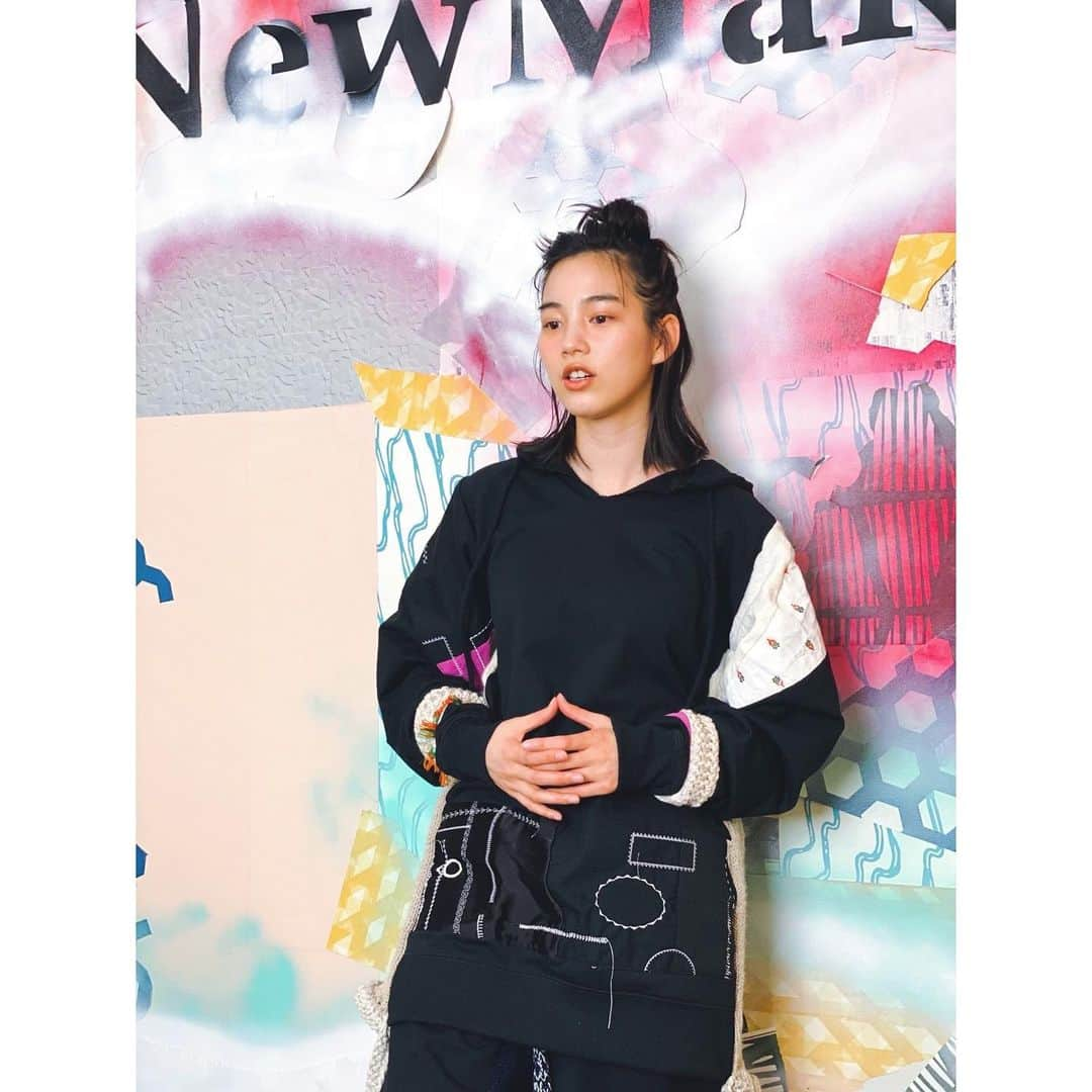 のん（能年玲奈）さんのインスタグラム写真 - (のん（能年玲奈）Instagram)「NewMake Labo.の取り組み、とっても素敵です。 何より楽しい〜。 素材もミシンも揃っていて好きなものが作れるってなんて幸せ😍 このスウェットのセットアップも可愛いー。 自前の靴下がちょうど衣装に合っていたのが、なんか嬉しい。  Stylist: @izumimachino  Hair&make:Shie Kanno  #のんやろが #越境放送 #YouTube #harajuku #newmakelabo  #ブラザーミシン」4月24日 21時45分 - non_kamo_ne