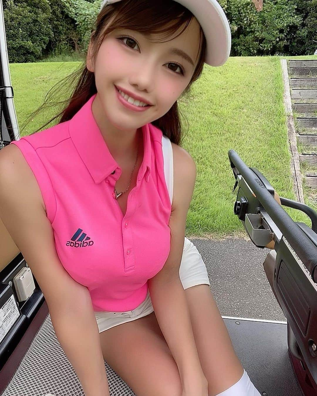 美女美容事情さんのインスタグラム写真 - (美女美容事情Instagram)「《可愛すぎるゴルフ女子🏌️‍♀️💕》⁠⠀ *⠀⠀⠀⠀⠀⠀⁠⠀⁠⠀⁠⠀⁠⠀⁠⠀ 今回ご紹介させて頂きますのは!!👀❤️⁠⠀⁠⠀⁠⠀⁠⠀⁠⠀ らんたろーさん<@rantaro_golf> の素敵なお写真📸⠀⁠⠀⁠⠀⁠⠀ *⠀⁠⠀ スタイル抜群で笑顔が素敵ですね😆💖⠀ こんな美人さんがゴルフしてたら見惚れます😍✨⠀⠀⠀⁠⠀ *⠀⁠⠀⁠⠀⁠⠀⁠⠀⁠⠀ らんたろーさん<@rantaro_golf> 素敵な投稿をありがとうございました☺️📸✨⠀⁠⠀ らんたろーさんのアカウントには他にも素晴らしい投稿が沢山ありますので是非覗いてみてくださいね💁‍♀️💙⁠ ⁠⠀ ⠀⠀⁠⠀⁠⠀⁠⠀⁠⠀ △▼△▼△▼△▼△▼△▼△▼△▼△▼ ⁠⠀⁠⠀⁠⠀⁠⠀ ❤️🧡💛「ビジョビ (美女美容事情)」💚💙💜⠀⠀⠀⠀⠀⠀⠀⠀⠀⠀⠀⠀⠀⠀⁠⠀⁠⠀⁠⠀⁠⠀⁠⠀⁠⠀ 👇掲載ご希望の方は👇⠀⠀⠀⠀⠀⠀⠀⠀⠀⠀⠀⠀⠀⠀⠀⁠⠀⁠⠀⁠⠀⁠⠀⁠⠀⁠⠀ @b_b_j.jタグ付けと🖤 #ビジョビ ⁠⠀⁠⠀ 🖤タグ付けお願いします⠀⠀⠀⠀⠀⠀⠀⠀⠀⠀⠀⠀⠀⠀⠀⁠⠀⁠⠀⁠⠀⁠⠀⁠⠀⁠⠀ △▼△▼△▼△▼△▼△▼△▼△▼△▼ ⁠⠀⁠⠀ #美人#美女#ゴルフ#ゴルフ女子⠀ #ゴルフコーデ#ゴルフウェア⠀ #インスタ美人#インスタ美女」4月24日 17時01分 - b_b_j.j