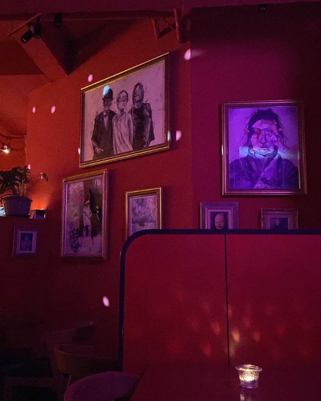 カステロ・ミーアのインスタグラム：「I love this place 🍝🍹✨」