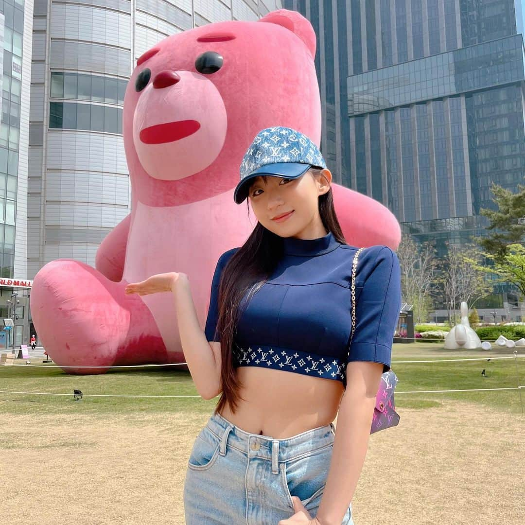 ピョ・ウンジさんのインスタグラム写真 - (ピョ・ウンジInstagram)「나두 벨리곰💕✌🏻BellyGom🐻 Have a good weekend✨나중에 유튜브에서 보여줄게!😘 👉🏻cccv.to/pyoapple」4月24日 17時07分 - pyoapple