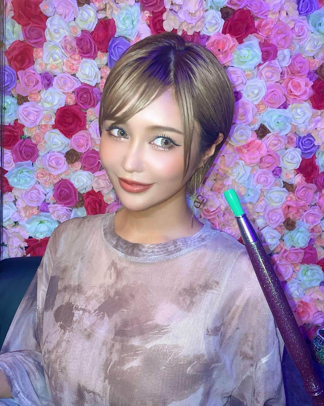 のいちゃんのインスタグラム：「シーシャだけのために 広島まで行ってきたよ😶‍🌫️😶‍🌫️😶‍🌫️ @hiroshimashisha  ここ、#のいちゃんスポット って 呼ばれてるらしいよ。。。🥰🤞 . . . #afactory #黒髪#ダウンタイム #ショートカット#シーシャ#広島 #vantyme#2022#travel#summer#diet#sea#beauty#整形#豊胸#makeup#川越#沖縄#大阪#北新地#ミナミ#東京#新宿#歌舞伎町#博多#錦#キャバ嬢#シーシャ#のいちゃん#ランスタグラム」