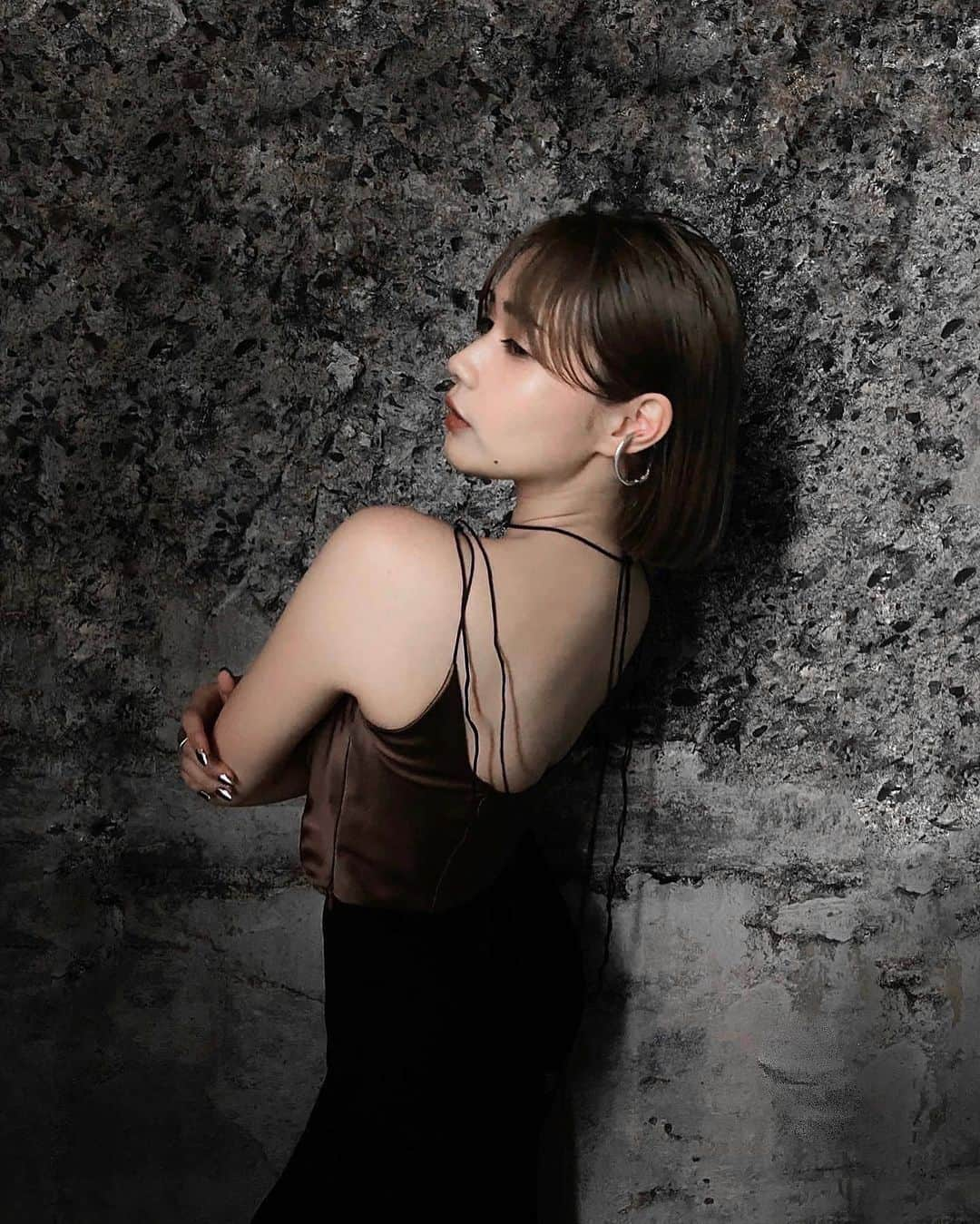 ミツギ百合のインスタグラム：「silver petit earring & knife skirt by PETIT ROW 👁」