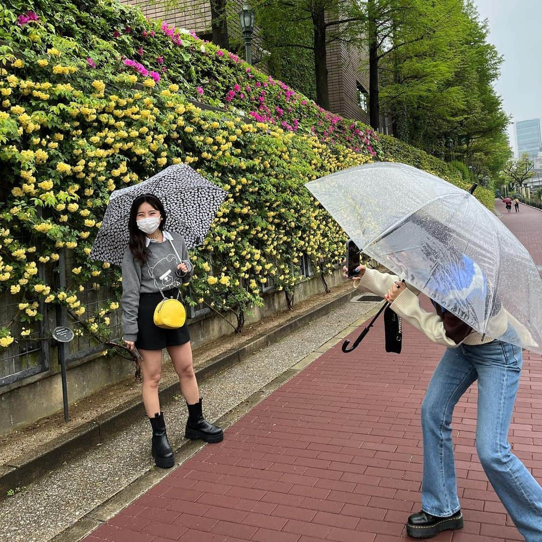 薮下柊さんのインスタグラム写真 - (薮下柊Instagram)「蚤の市に行ってきました☺️  いっぱい喋って笑って幸せ😊✨ 2人ともセンスが良くておしゃれで憧れる〜😍❤️   とっても楽しかった1日でした🙈  #蚤の市 @yamarina_1210 @momoka_hayashi」4月24日 18時57分 - __yabushita_shu__