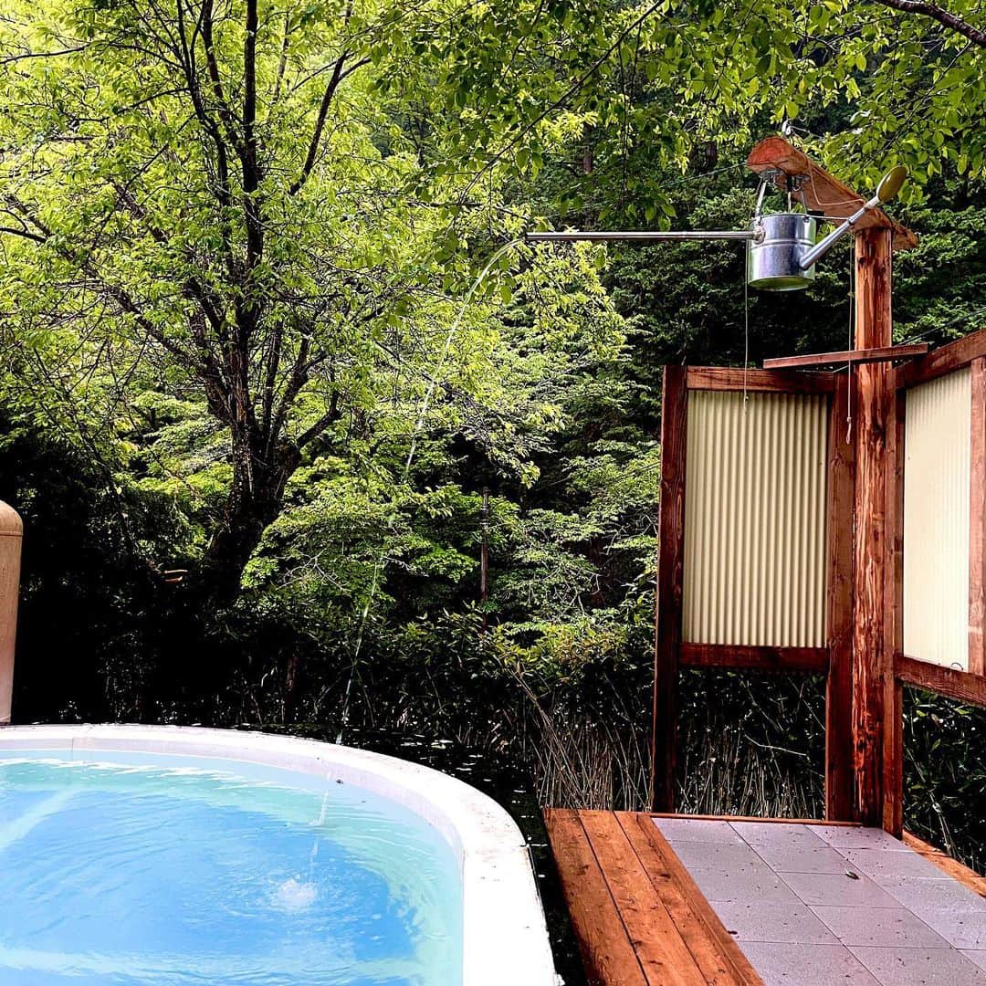 あっくんさんのインスタグラム写真 - (あっくんInstagram)「sauna kota LEPO 江戸時代から続く老舗旅館にポツリと佇むフィンランドサウナ。 薪ストーブでセルフロウリュウ。 水風呂は温泉の源泉をそのまま引いてる贅沢かプール並みのサイズの水風呂。  終わった後も柔らかい泉質の七沢温泉も楽しめる。  久しぶりに投稿したくなるサウナと出会った。  あー気持ちよかった。  #マタイキタイ #七沢温泉 #厚木 #saunakotalepo」4月24日 20時02分 - akkun_shibuya