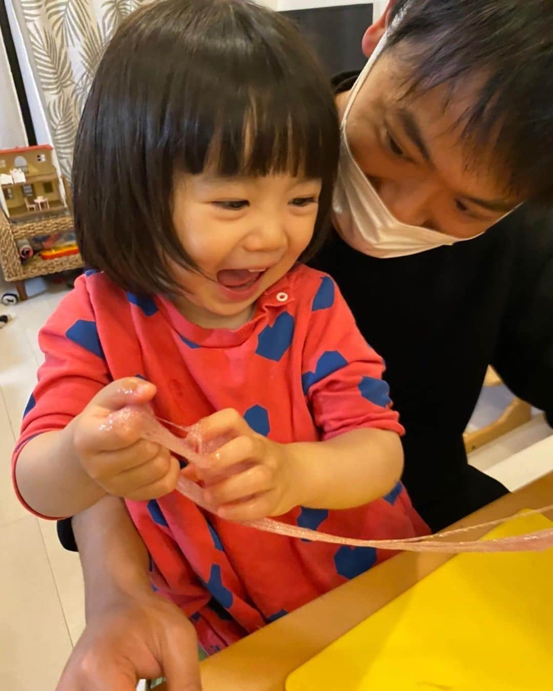 吉野達彦さんのインスタグラム写真 - (吉野達彦Instagram)「子育てしてて最近意識していること&学びは  『手を出さない、口を出さない、お金は出る(勝手に)』  本日もお疲れ様でした。  #育児」4月24日 22時07分 - tatsuhiko_0831