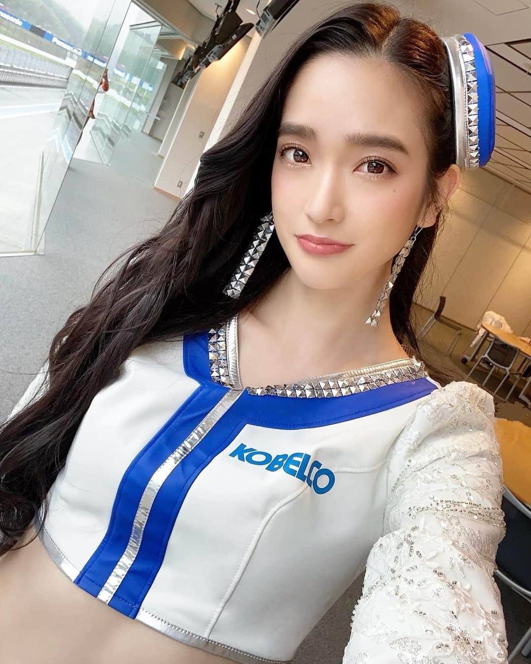 太田麻美のインスタグラム：「『モーターファンフェスタ2022in富士スピードウェイ』🌸ギャルパラ春祭り🌸 ファンの皆さんと久しぶりに交流出来る機会で私も楽しませていただきました💙❤️ 会いに来てくれた皆さん有り難うございました✨  #racequeen #rq #supergt #tgrteamsard #kobelco #kobelcogirls #shooting #レースクイーン #スーパーgt #コベルコガールズ #モーターファンフェスタ #ギャルパラ #ギャルパラ春祭り #コスチューム」