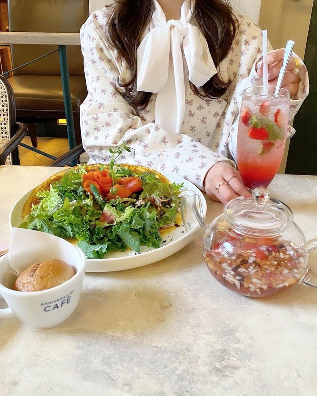 畑美紗起のインスタグラム：「顔なし🫶🏻💐」