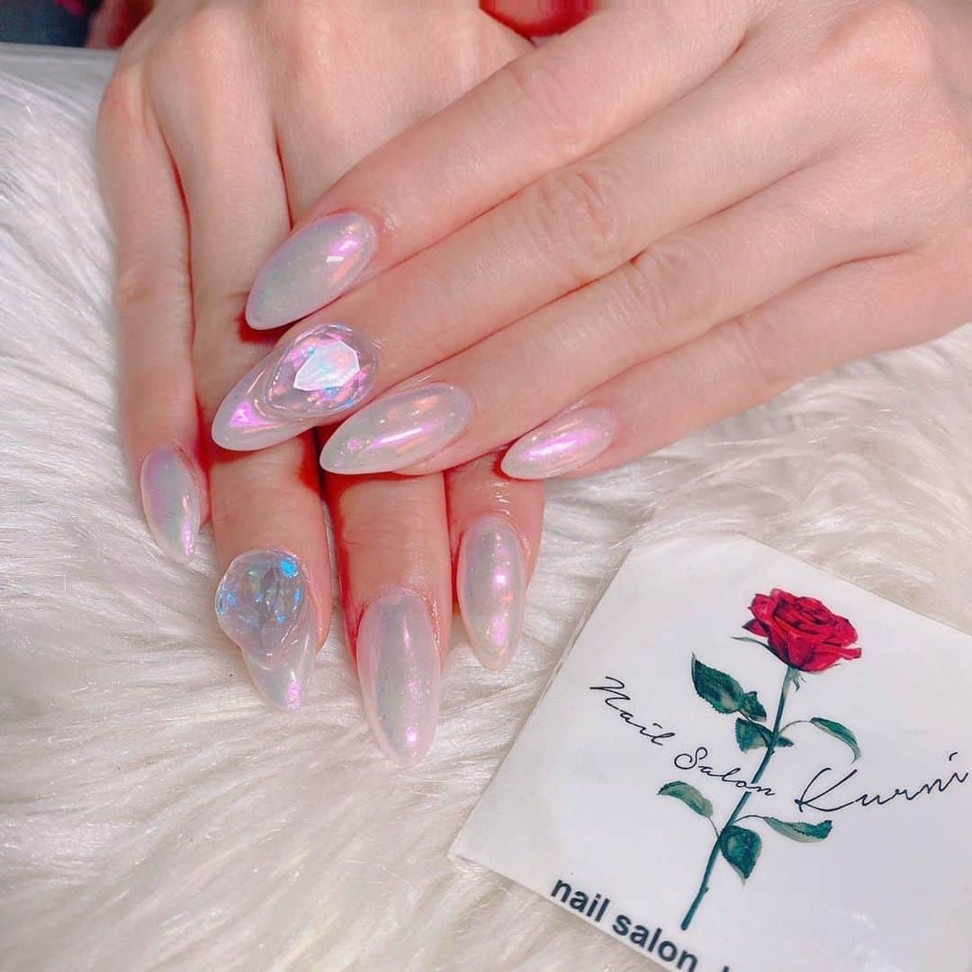 芹那さんのインスタグラム写真 - (芹那Instagram)「🆕💅🏻💎 ピンクベースにオーロラにしていただいてクリアブルーのストーンをつけていただきました💧🤍 ピンク×ブルーの組み合わせ 可愛い🥹👏🏻 #インターステラー の話から宇宙の話楽しかった🌏気になることいっぱい❣️ #春ネイル #ネイルデザイン #ピンクネイル #ストーンネイル #オーロラネイル #2022ネイル #恵比寿ネイルサロン #東京ネイルサロン #せりんこのネイル @nailsalon.kurni_yuumi」4月24日 23時04分 - serinaofficial