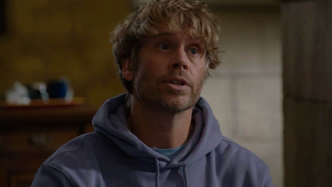 エリック・クリスチャン・オルセンのインスタグラム：「I'm pretty sure the @cbstvstudios @cbstv & @ncisla team only promoted this clip because @danielaruah and I got new haircuts and we look like respectable grown-ups. New Episodes tonight! #ncisla #ncislafamily」