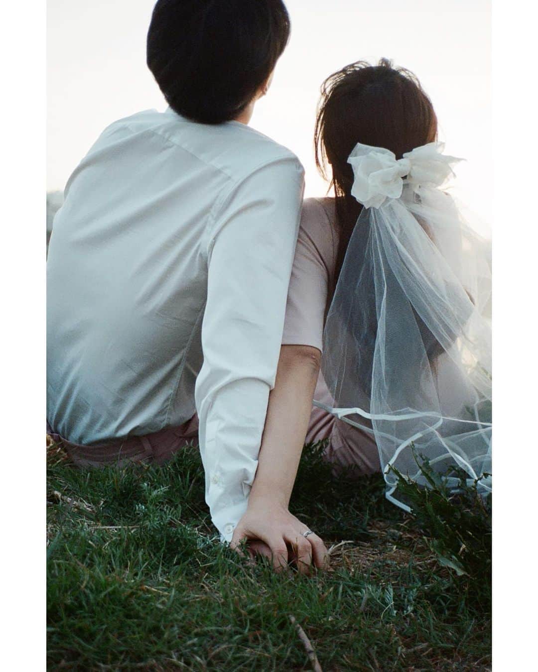 ハ・ヨンスさんのインスタグラム写真 - (ハ・ヨンスInstagram)「2022.4.8 #filmphotography  #weddingphotography for my bff @youra_0」4月25日 3時35分 - hayeonsoo_