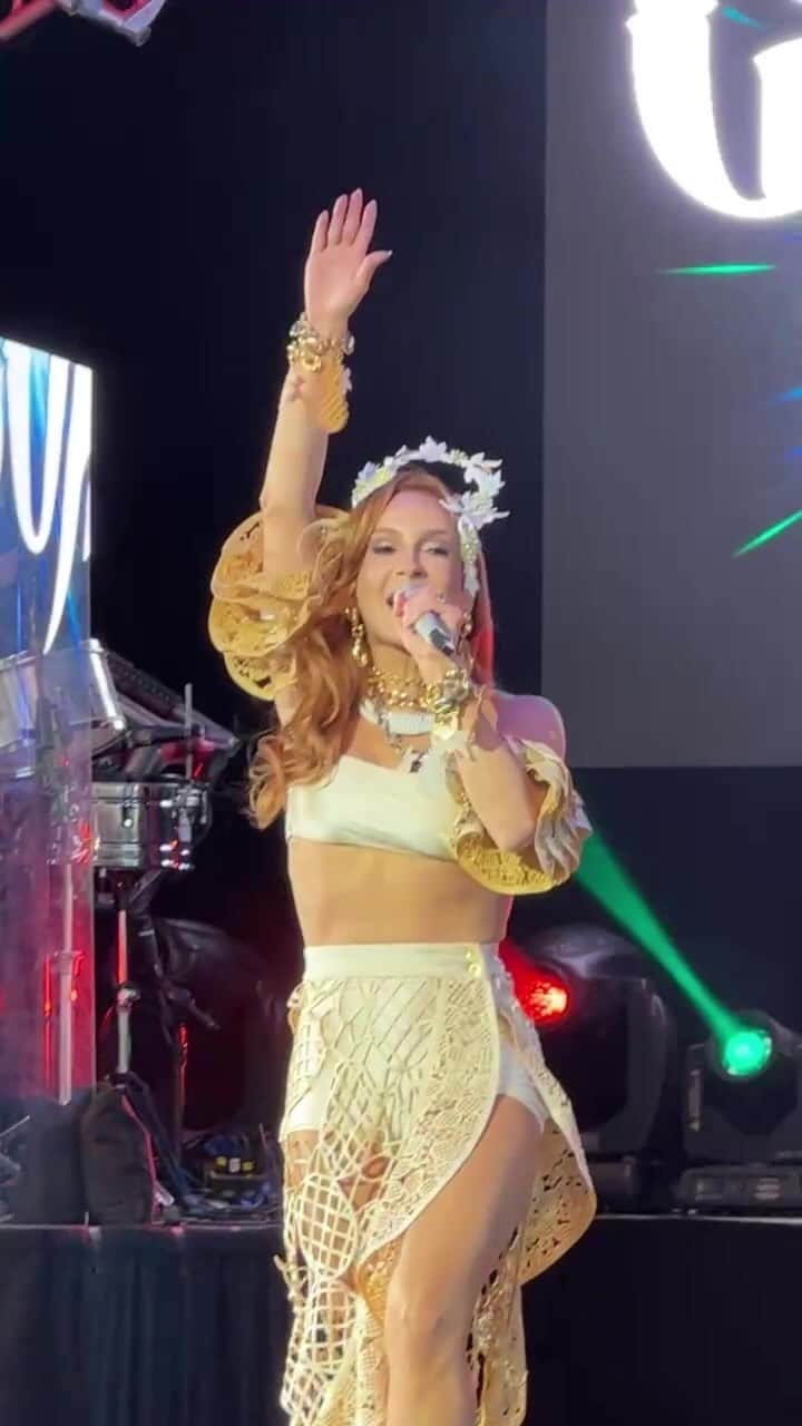 Claudia Leitteのインスタグラム：「Claudia Leitte ao vivo na Disney ✨ #clbra」