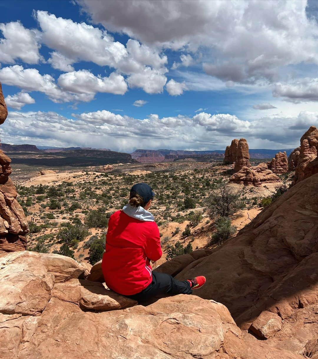 ヴィッキー・ハーストのインスタグラム：「Arches National Park. Moab, Utah」