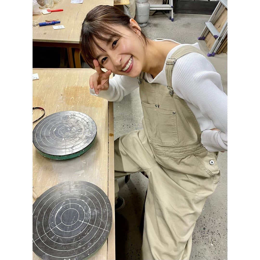 芳根京子さんのインスタグラム写真 - (芳根京子Instagram)「実は先日、 とある楽しいことをして来まして... たぶん、いつか、ハッ！とされる方が いるかもしれないし、 夢で終わるかもしれないし....... はは。どうなるでしょう。笑 がんばります。  私服でございやす。 全て @ropepicnic_official  です👗  #芳根京子を置いておきます」4月25日 13時25分 - yoshinekyoko