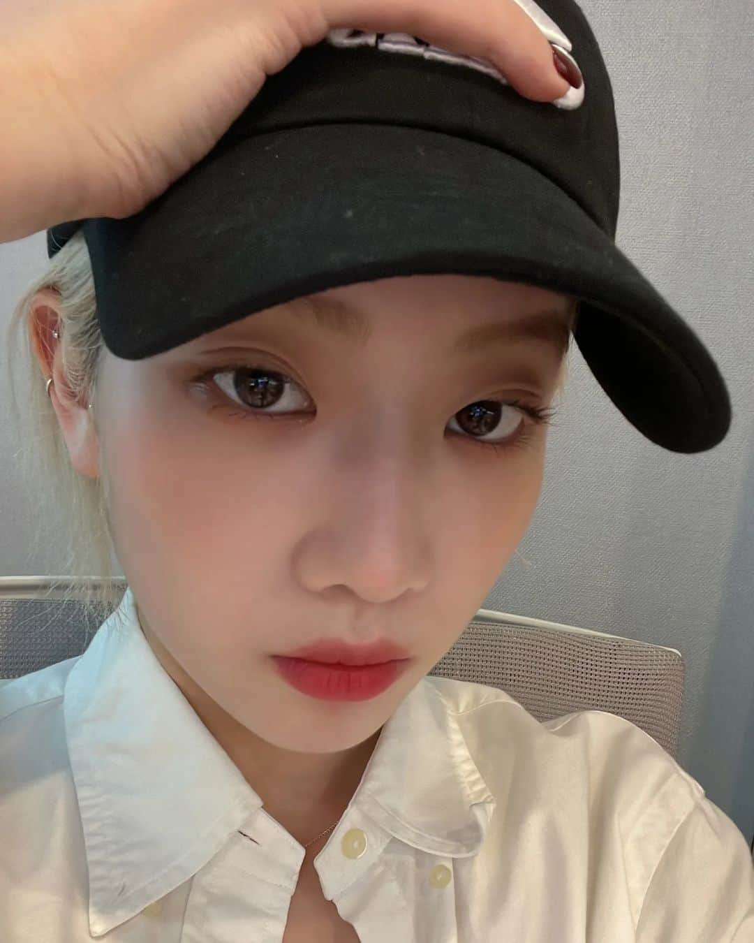 今月の少女さんのインスタグラム写真 - (今月の少女Instagram)「🦉 [#김립 / #KimLip] 나 뭐했게~?  Guess what I did~?  #이달의소녀 #LOONA」4月25日 16時35分 - loonatheworld