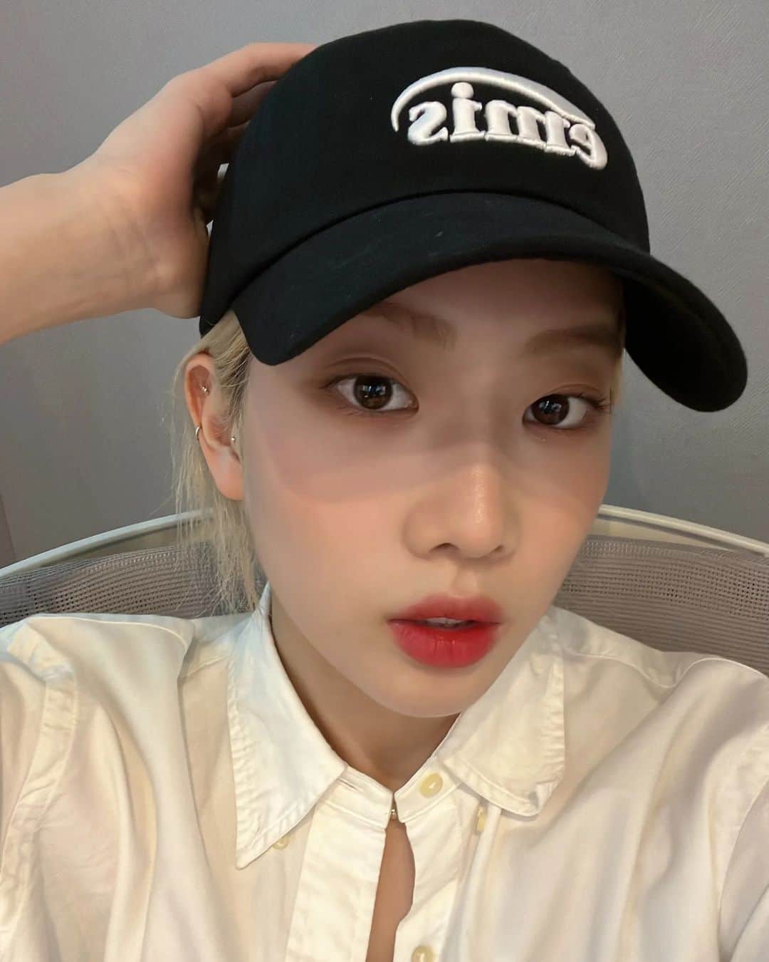 今月の少女さんのインスタグラム写真 - (今月の少女Instagram)「🦉 [#김립 / #KimLip] 나 뭐했게~?  Guess what I did~?  #이달의소녀 #LOONA」4月25日 16時35分 - loonatheworld