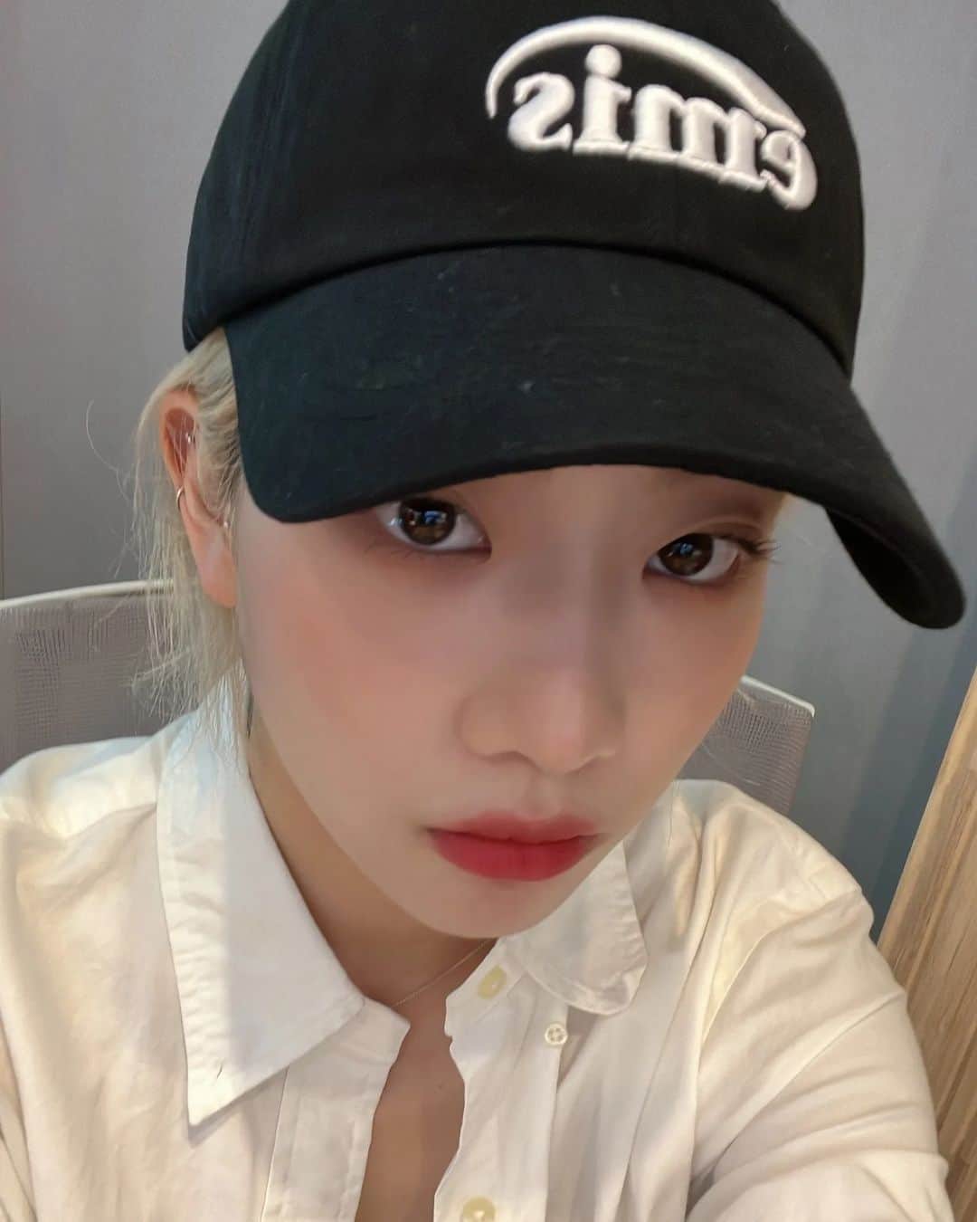 のインスタグラム：「🦉 [#김립 / #KimLip] 나 뭐했게~?  Guess what I did~?  #이달의소녀 #LOONA」
