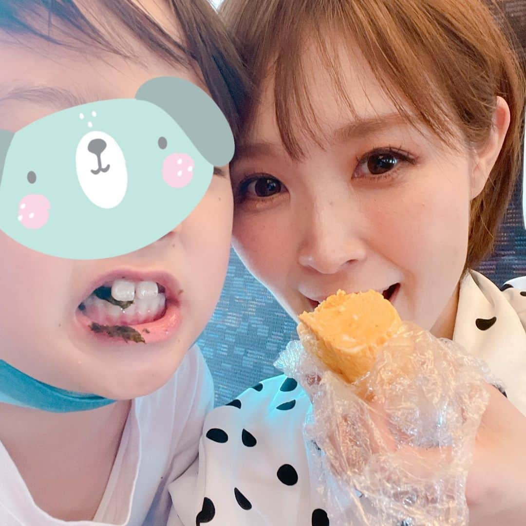 愛内里菜さんのインスタグラム写真 - (愛内里菜Instagram)「23日は 早朝からお昼まで とある お仕事をして ⁡ 新幹線で大阪入り！ 夜から深夜0時頃まで 石井健太郎さんスタジオで YouTube用のレコーディング頑張りました！💮 ⁡ 健ちゃんと 「これ若者の時間の使い方やで！」と 疲れを吹き飛ばすため 笑いながら頑張りました🤣 ⁡ コーラス多くて 歌っても歌っても終わらない感😅 私、何度か しゃがんで 目を閉じてました🤣 ⁡ そうです。 私たち 翌日、ライブなんです🫢  健ちゃんほんまに 遅くまでありがとう🥹🙏‼️🎵 ⁡ ⁡ ⁡ 😆YouTube！チャンネル登録よろしくね😆 「愛内里菜オフィシャルチャンネル」 ヒカリレンタTV 「グータン⭐︎ママ」 ⁡ ⁡ 🐦Twitter 愛内里菜 official @RRikakakiuchi ⁡ ⁡ 😆TikTok 愛内里菜/Rina Aiuchi 　 🟥17Live配信 愛内里菜_official ⁡ ⁡ ⁡ ⁡ @kentaroishii1981  #レコーディングスタジオ  #愛内里菜  #歌手 再始動 #垣内倶楽部  #バンド   #ライブ #一体化 #絆 #盛り上がりたい  #感謝  #22周年　 #YouTube #ユーチューバー#TikTok」4月25日 17時18分 - rina_aiuchi