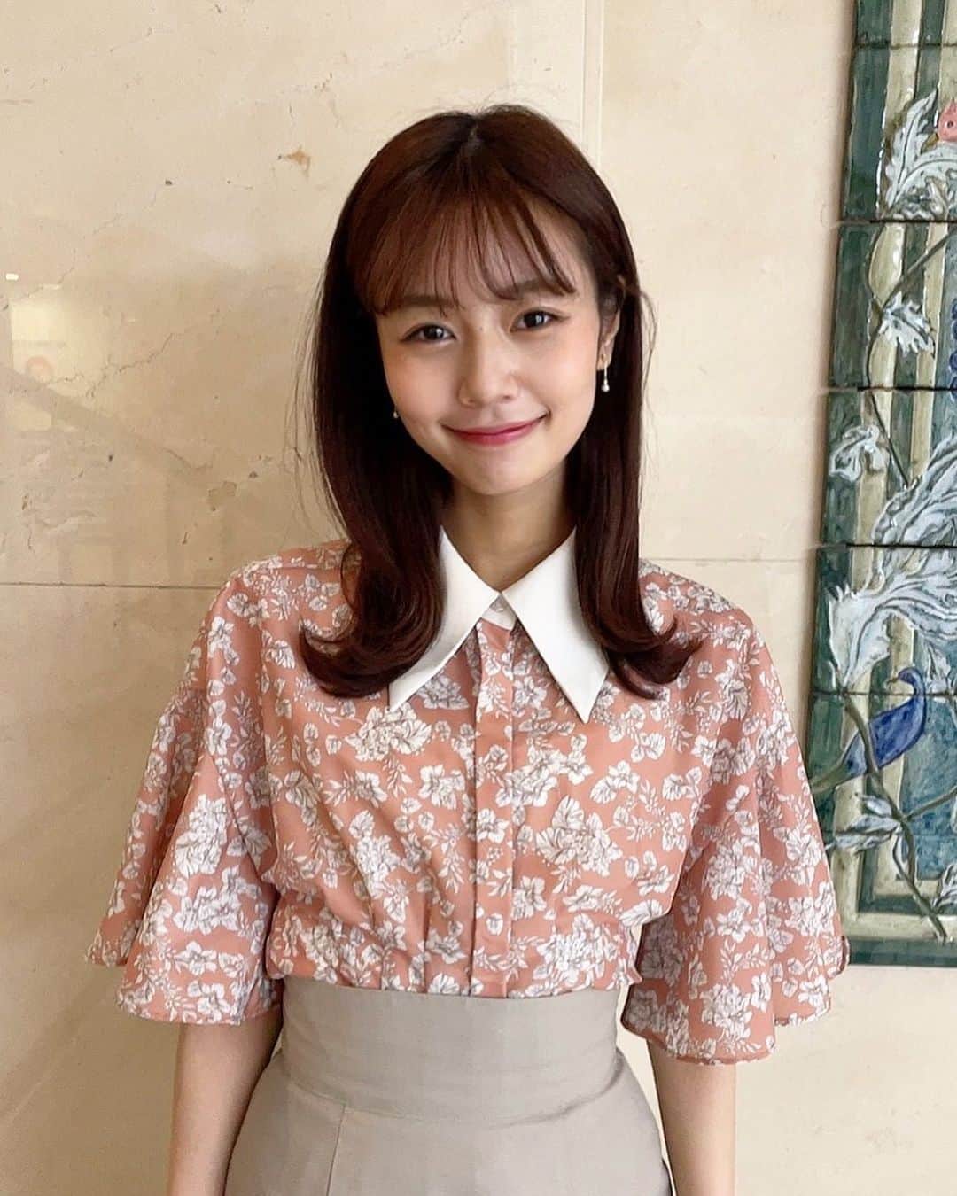 のインスタグラム：「. 髪型なんか好きだった〜🤍 衣装の全身もまとめて載せます✨」