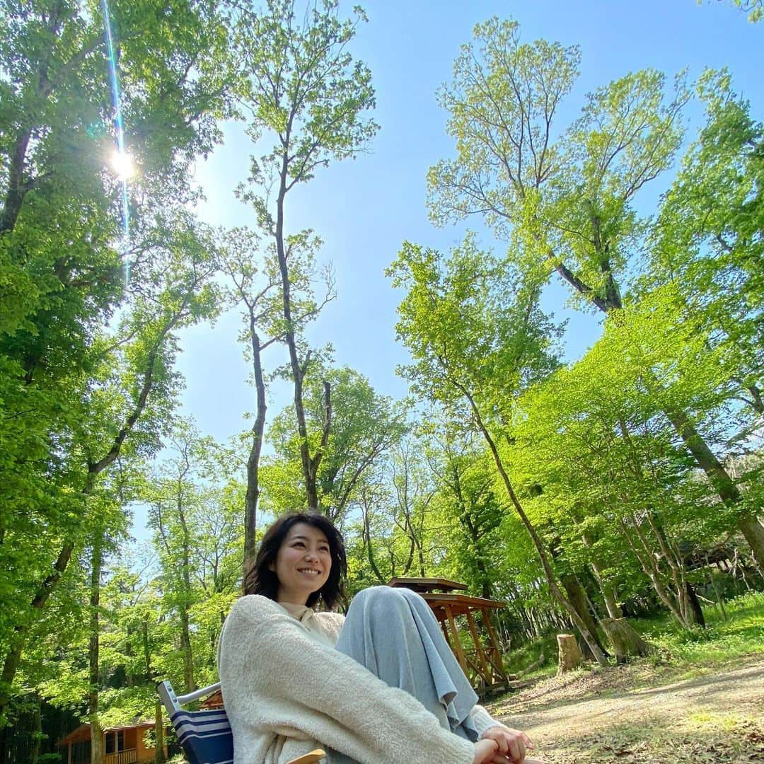 高田夏帆さんのインスタグラム写真 - (高田夏帆Instagram)「木が土が太陽が空気が自分の一部になってた 同じ事は求められない新鮮な時間 風の唄のMV撮影でした🌪 早く見たい！見せたい！」4月25日 22時56分 - takadakaho