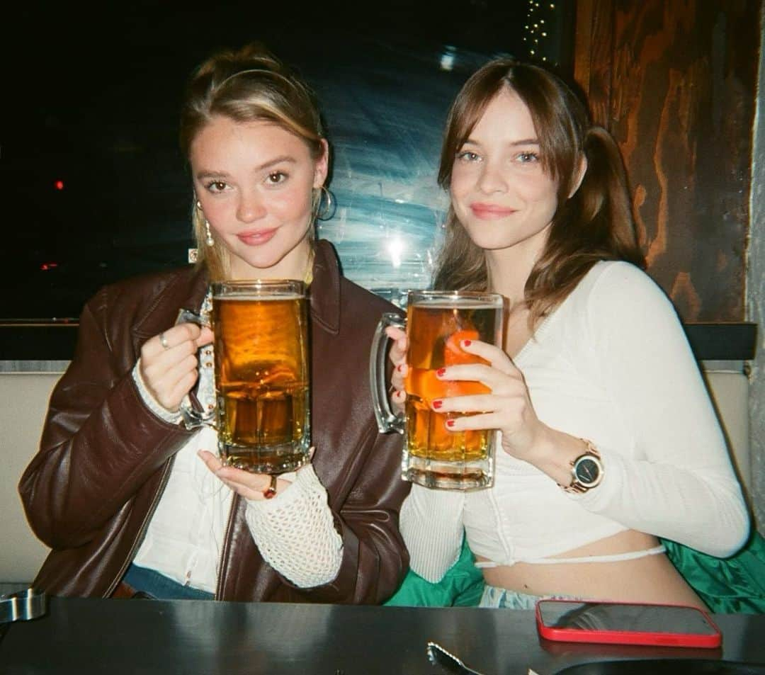 バルバラ・パルヴィンのインスタグラム：「Cheers 🍻」