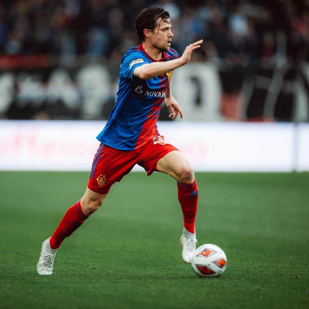 ヴァレンティン・シュトッカーさんのインスタグラム写真 - (ヴァレンティン・シュトッカーInstagram)「💯 + 1 just grateful 🙏🏼 thanks to all my teammates and fans @fcbasel1893」4月26日 3時29分 - vstocker89