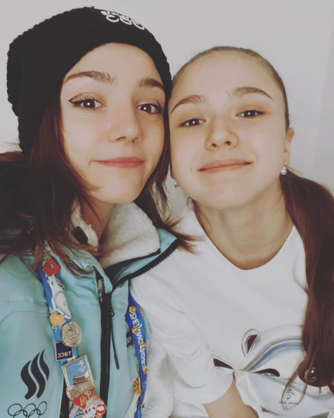 エフゲニア・メドベージェワさんのインスタグラム写真 - (エフゲニア・メドベージェワInstagram)「16🥳❤️ С днём рождения, Котъ🥰  Будь счастлива❤️  . @kamilavalieva26」4月26日 6時22分 - jmedvedevaj