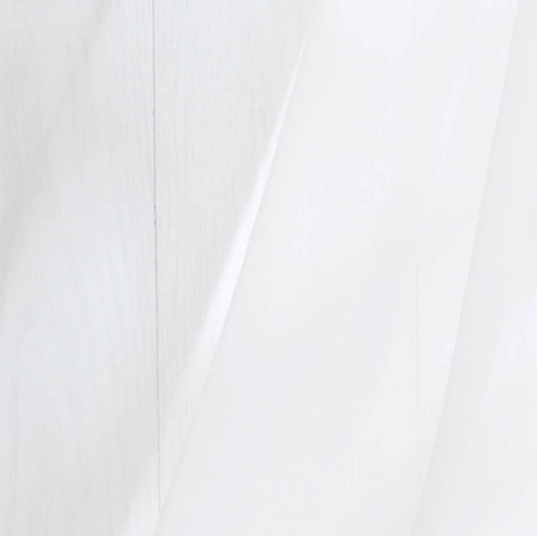 ピカイチ公式のインスタグラム：「【Reproskin】（リプロスキン）  ニキビを経験したすべてのお肌へ。  お肌が上を向くと、気持ちも上を向く。 お肌が輝くと、気持ちも輝く。  ニキビや肌トラブルに悩むすべての人たちが、 ピカピカの笑顔になれますように✨  #リプロスキン #reproskin #ニキビ #ニキビ跡 #ニキビケア #ニキビ跡ケア #化粧水」