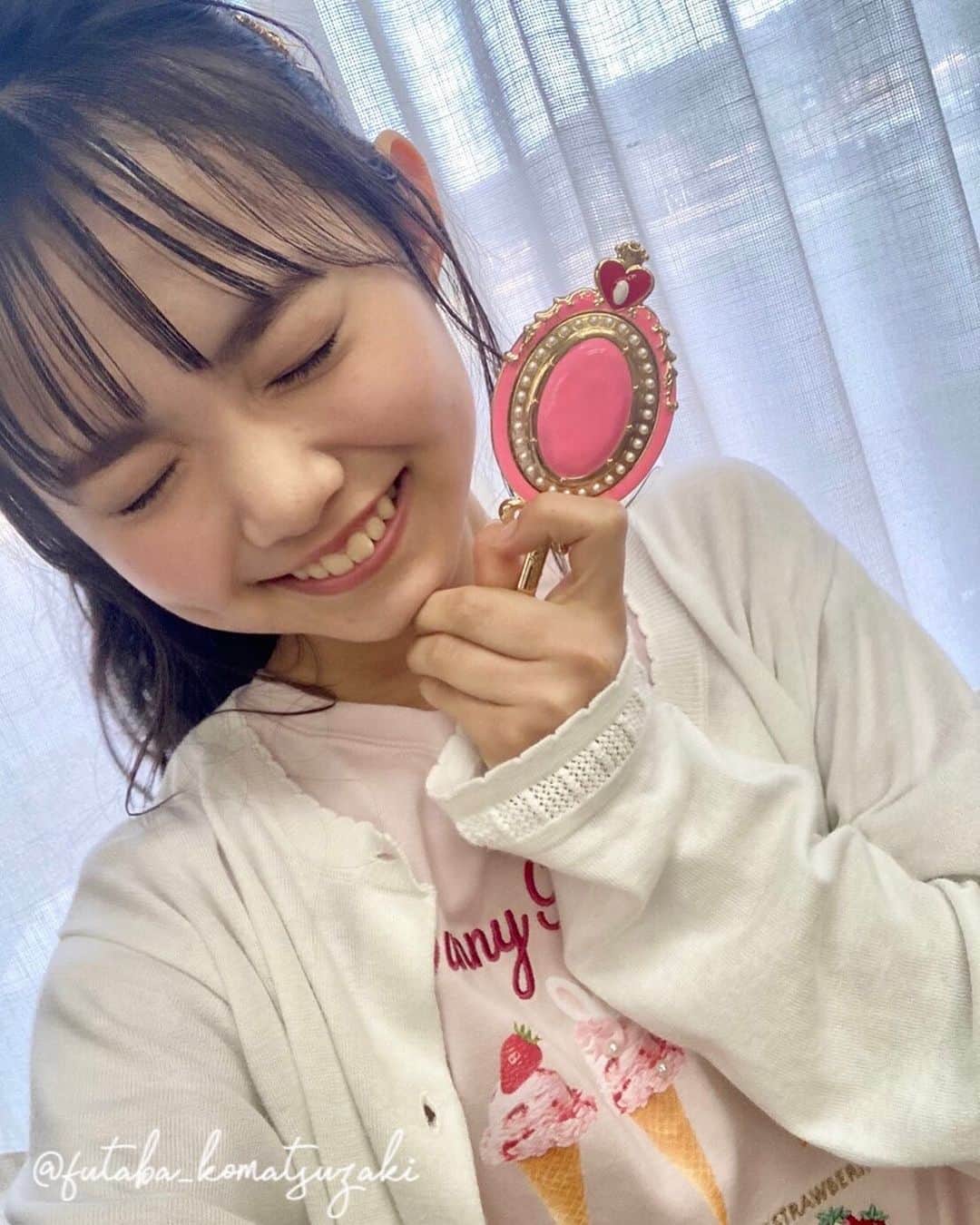 のインスタグラム：「🌱  ハルハレ着まわし革命のオフショット📸 ついに最終回です💫ぜひ誌面でチェックしてみて下さい！ ♡ ♡ ♡ #ハルハレ着回し革命 #最終回 #はるふあん #ニコプチ #プチモ #小松崎ふたば #🌱」