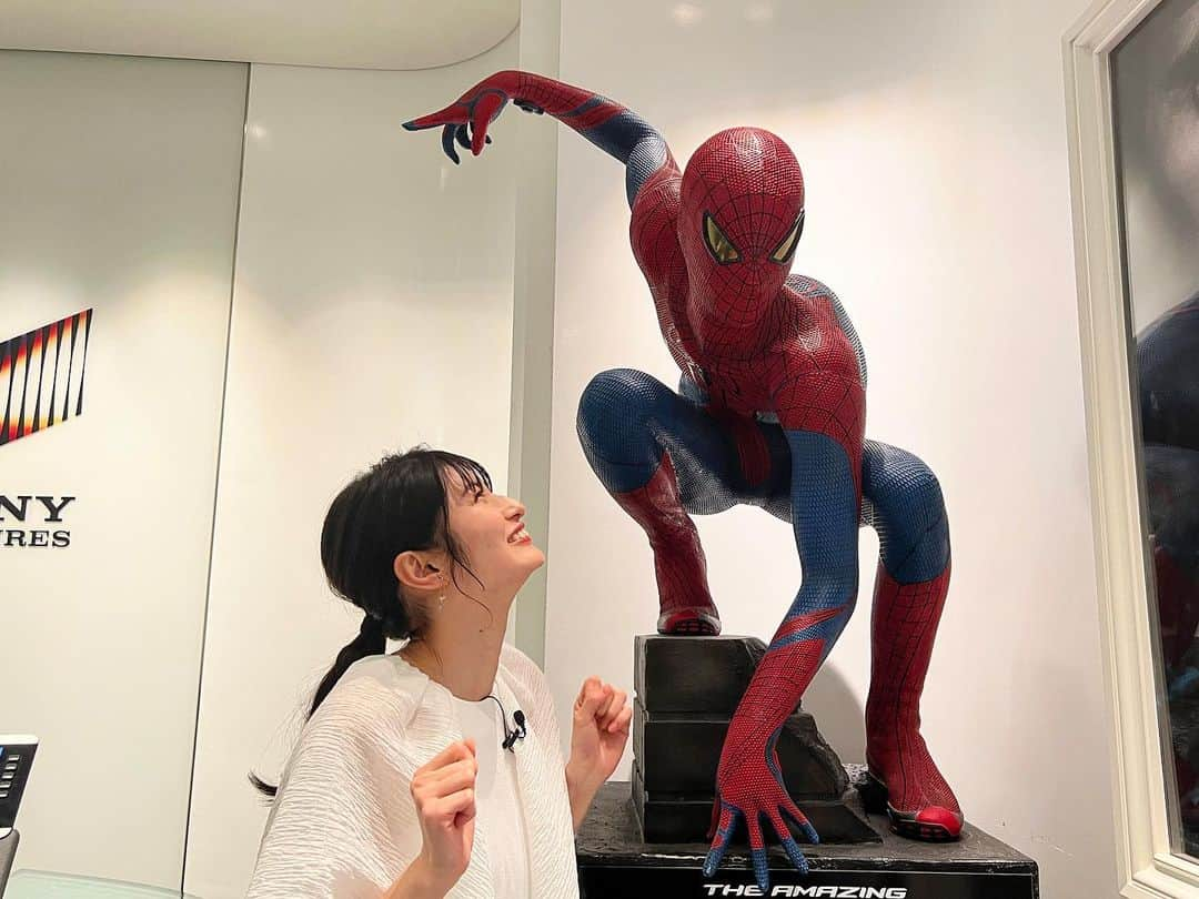 大島璃乃さんのインスタグラム写真 - (大島璃乃Instagram)「『スパイダーマン：ノーウェイホーム』 がもっと楽しめる！特別解説動画 YouTubeソニー・ピクチャーズ公式チャンネルで公開中🌈✨✨  スパイダーマン編＆ヴィラン編どちらも １００００回再生突破🎉🎉🎉 みんなたくさん見てくれてありがとう🕷❤️💙   動画では私が約３０分間語りまくってます😆✨ こんなに語っている姿はここでしか見られない‼️ スパイダーマン好き‼️MCU好き‼️全員集まれ〜🦸‍♂️❤️  いいね👍やコメント📝 チャンネル登録(👈私の動画から‼️) 宜しくお願いします‼️‼️‼️  #スパイダーマン #スパイダーマンノーウェイホーム #スパイダーマンファーフロムホーム #スパイダーマンホームカミング #マーベル #映画 #映画鑑賞 #映画鑑賞記録 #映画好き #映画部  #コミック #アベンジャーズ #mcu  #spiderman #spidermannowayhome #marvel #marvelcomics #comics #drstrange #sonypictures #movie #movielover #avengers #spidermanhomecoming  #gravure #japanesegirl #marvelstudios #youtube」4月26日 19時44分 - oisland_rino25