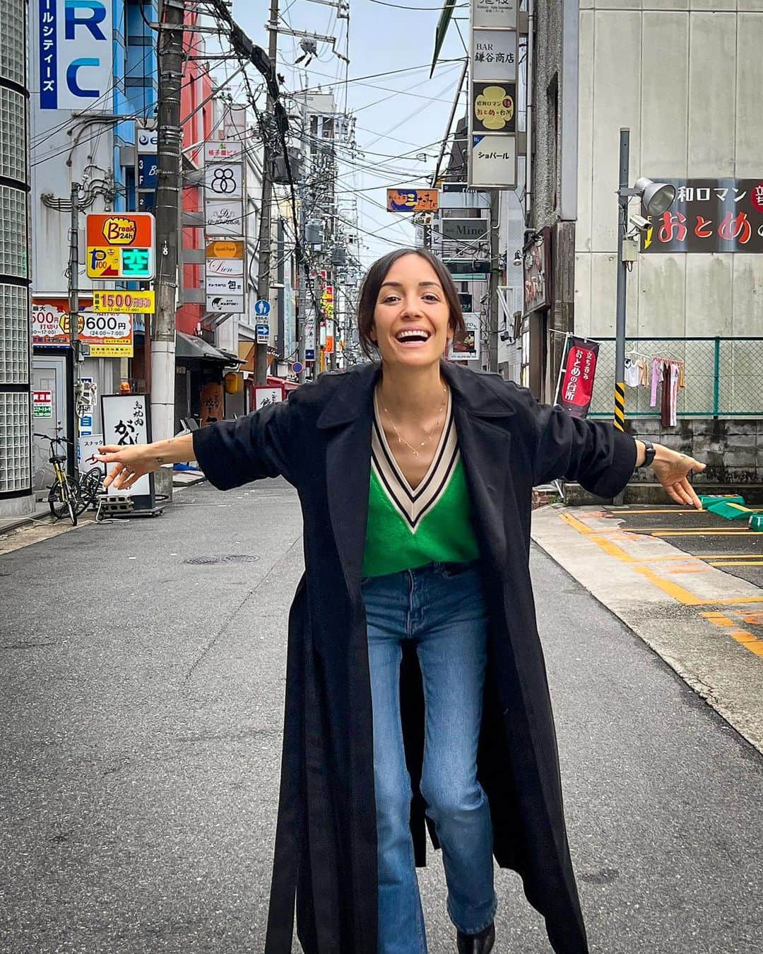 アンナ・オルティス（イニエスタの妻）のインスタグラム：「Color? ⏩ Blanco y negro?  フルカラー？ ⏩ モノクロ？」