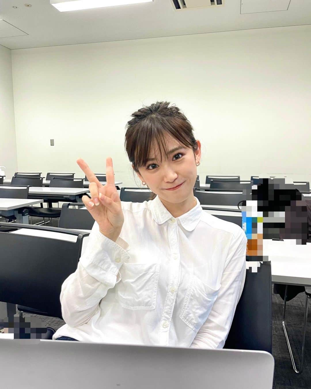 嶺百花さんのインスタグラム写真 - (嶺百花Instagram)「大学での対面授業でした！休み時間にお友達が写真を撮ってくれました〜📸」4月26日 11時42分 - mine_momoka