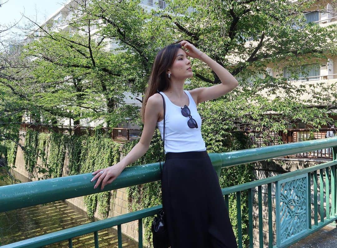 ケリーアンのインスタグラム：「🌈🌤🌿🌿🌿  夏が待ち遠しい🤘😎  Summer vibes...🌿#nofilter」