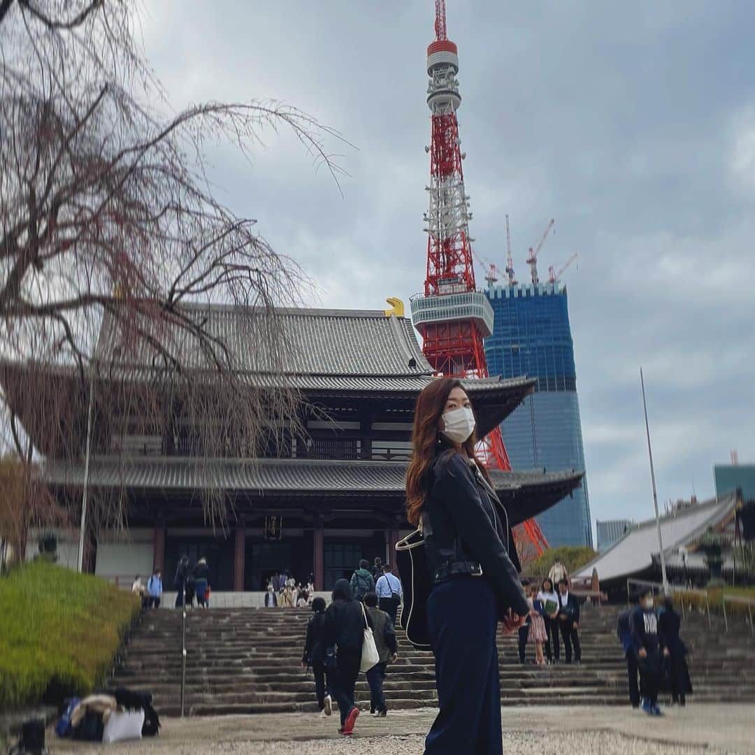木谷有里さんのインスタグラム写真 木谷有里instagram 増上寺から見える東京タワー 過去と未来が混在しているような不思議な風景ですよね 増上寺 東京タワー 4月26日 12時11分 Kitani Yuri
