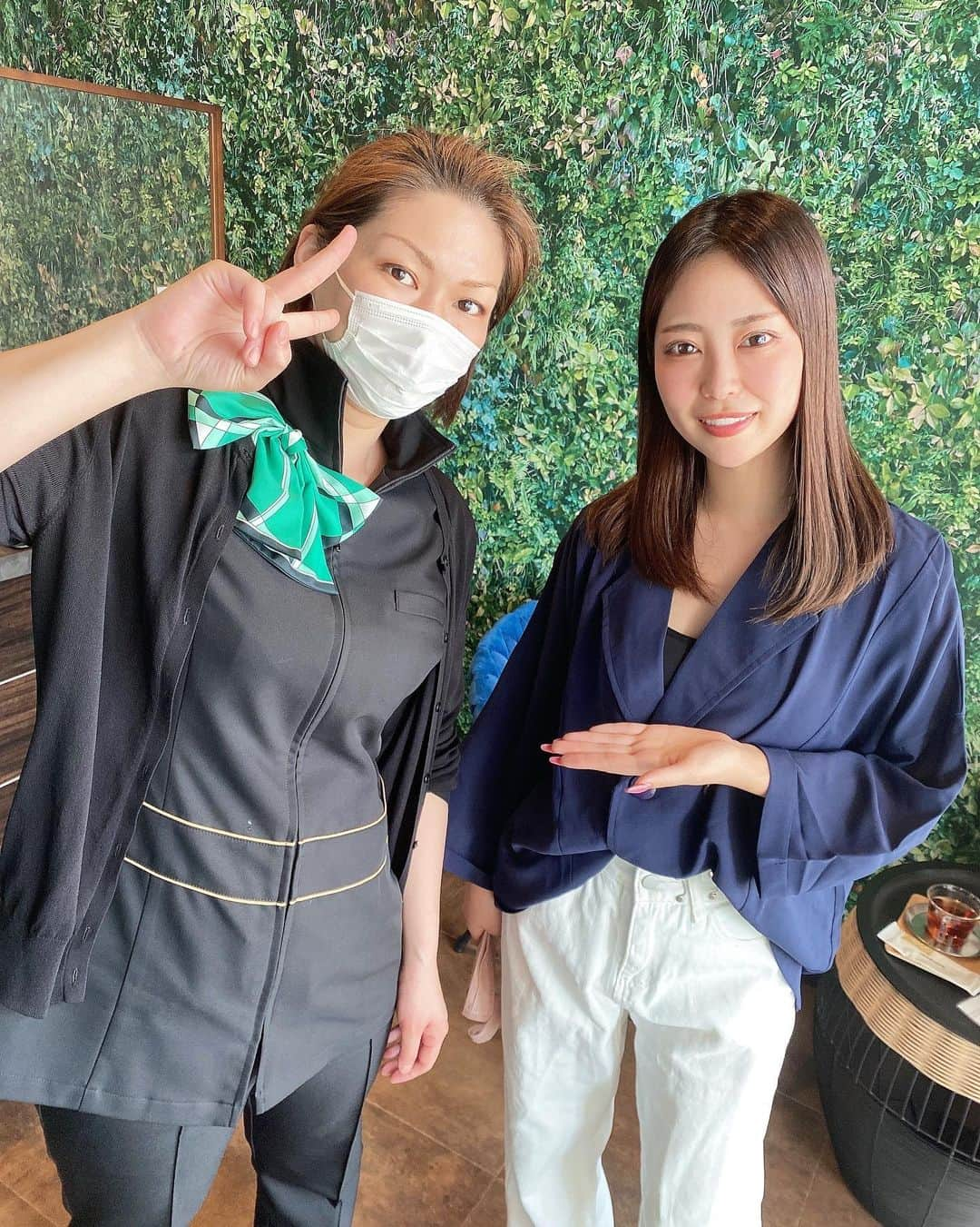 福井柑奈さんのインスタグラム写真 - (福井柑奈Instagram)「.  大阪、北花田にある 『WAFFLE CLEW ON FLEEK』さんに行ってきました✨💗 ( @waffleclew ) ( @on_fleek_relaxation )  新メニューのモリンガ蒸し♨️ 元々モリンガ好きで粉末を摂取してたので、モリンガ蒸しはうれし〜😆 しかも、汗、大量に出ます😁 超デトックスされました♨️♨️ アンチエイジング、健康、美容効果あり❣️  しかも完全個室なので安心してゆっくりできたよ〜🫶🏻 ドリンクは炭入りのお水✨炭のにおいはゼロで飲みやすいです！  夜寝付けなかったり、冷え性、むくみもあったのでフットバスも一緒に😍  そしてオイルマッサージ🌸 一人一人の体質に合わせたオイルを使ってマッサージしてくれるので、、気持ちよくてすやすやしてしまった、、ぁぁぁ🤣  肩こりに悩まされてたので 終わったあと身体が軽くなってて羽ばたけるかと思ったよ👼🏻💕  最高に癒されて身体が生き返ったので また定期的に通いたいと思います♪ お近くの方や、大阪の方はぜひ一度行ってみてください👐🏻🌈 モリンガ蒸しおすすめです！！ もちろん男性も来店OKです🙋🏻‍♂️💗  #北花田 #北花田エステ #北花田サロン #堺市エステ #堺市リラクゼーション #肌質改善サロン #体質改善サロン #クリスティーナ大阪 #ハーブピーリング大阪 #ハイパーナイフ大阪 #ハイパーナイフex  #美容脱毛 #メンズ脱毛大阪 #オイルトリートメント #ドライヘッドマッサージ #大阪 #大阪美容 #美容 #モリンガ #モリンガ蒸し #完全個室 #フットバス #アンチエイジング #デトックス #美容効果 #woomypr」4月26日 14時50分 - kanna_fukui