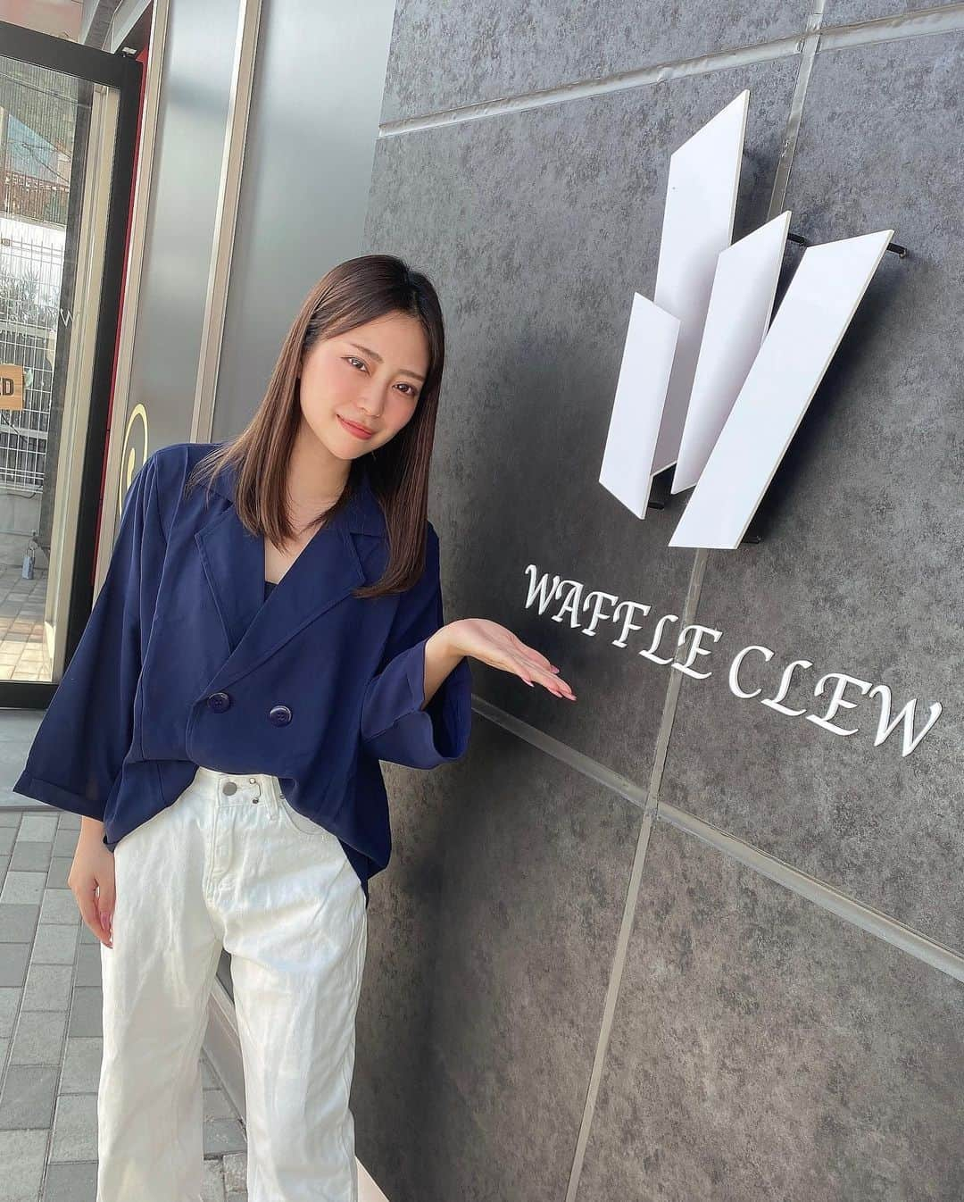 福井柑奈さんのインスタグラム写真 - (福井柑奈Instagram)「.  大阪、北花田にある 『WAFFLE CLEW ON FLEEK』さんに行ってきました✨💗 ( @waffleclew ) ( @on_fleek_relaxation )  新メニューのモリンガ蒸し♨️ 元々モリンガ好きで粉末を摂取してたので、モリンガ蒸しはうれし〜😆 しかも、汗、大量に出ます😁 超デトックスされました♨️♨️ アンチエイジング、健康、美容効果あり❣️  しかも完全個室なので安心してゆっくりできたよ〜🫶🏻 ドリンクは炭入りのお水✨炭のにおいはゼロで飲みやすいです！  夜寝付けなかったり、冷え性、むくみもあったのでフットバスも一緒に😍  そしてオイルマッサージ🌸 一人一人の体質に合わせたオイルを使ってマッサージしてくれるので、、気持ちよくてすやすやしてしまった、、ぁぁぁ🤣  肩こりに悩まされてたので 終わったあと身体が軽くなってて羽ばたけるかと思ったよ👼🏻💕  最高に癒されて身体が生き返ったので また定期的に通いたいと思います♪ お近くの方や、大阪の方はぜひ一度行ってみてください👐🏻🌈 モリンガ蒸しおすすめです！！ もちろん男性も来店OKです🙋🏻‍♂️💗  #北花田 #北花田エステ #北花田サロン #堺市エステ #堺市リラクゼーション #肌質改善サロン #体質改善サロン #クリスティーナ大阪 #ハーブピーリング大阪 #ハイパーナイフ大阪 #ハイパーナイフex  #美容脱毛 #メンズ脱毛大阪 #オイルトリートメント #ドライヘッドマッサージ #大阪 #大阪美容 #美容 #モリンガ #モリンガ蒸し #完全個室 #フットバス #アンチエイジング #デトックス #美容効果 #woomypr」4月26日 14時50分 - kanna_fukui