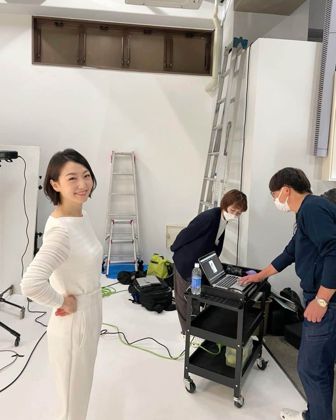 のインスタグラム：「あるポスター撮影でした📸 完成はまた✨  #ポスター撮影#スタジオ#八木早希」