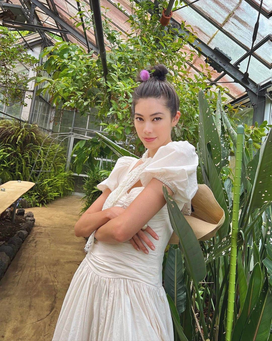 森星のインスタグラム：「garden of eden🧚🌿」