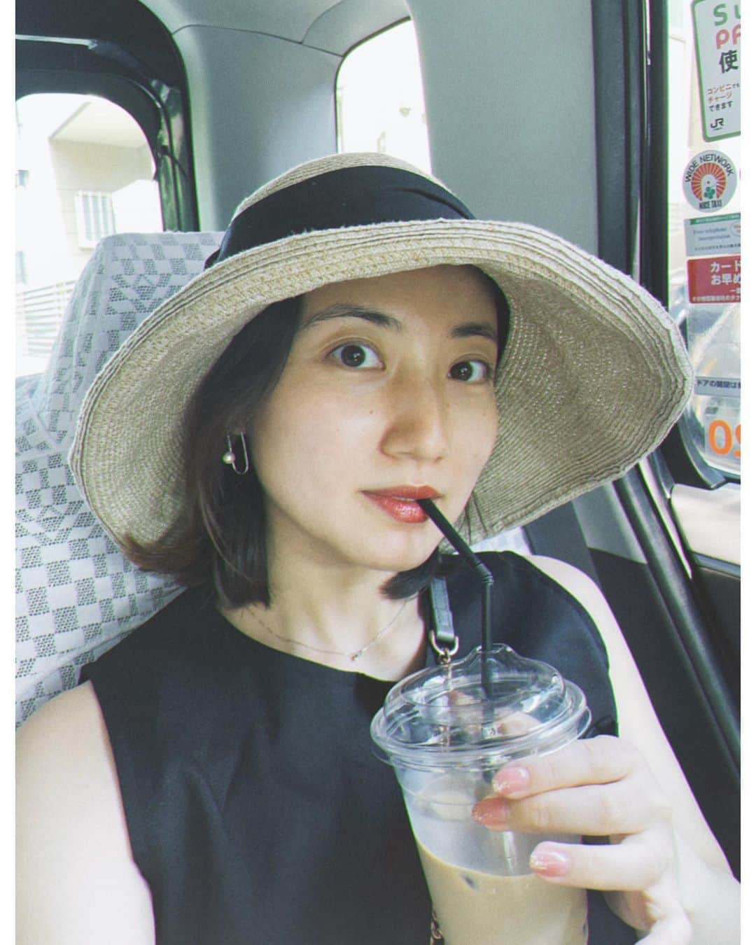 紗綾さんのインスタグラム写真 - (紗綾Instagram)「メイクしたくない。そんな日は… 日焼け止めと口紅だけ塗って終わり💄🤫 ズボラな私。 特に他人は気にしてない‼︎ と、思っている。 . 昨日肉玉 @29tama_okonomiyaki.kamata へ遊びに行ったついでに、 向かい側にある蒲田カフェ @kamata_cafe に行ったんだけど、ここの豆乳ラテ(ice)めちゃお気に入りなんよ🥤 (妊婦のカフェインは摂りすぎなければ、少量なら大丈夫よ✨) ストレス溜めすぎず、たまには息抜きしながら、ママとして赤ちゃんと成長していこ💓🌱 #マタニティ #マタニティコーデ #マタニティライフ #マタニティファッション #妊婦 #妊婦コーデ #カフェ #蒲田 #妊娠 #妊娠中期 #マタニティー」5月25日 17時31分 - saaya_official_
