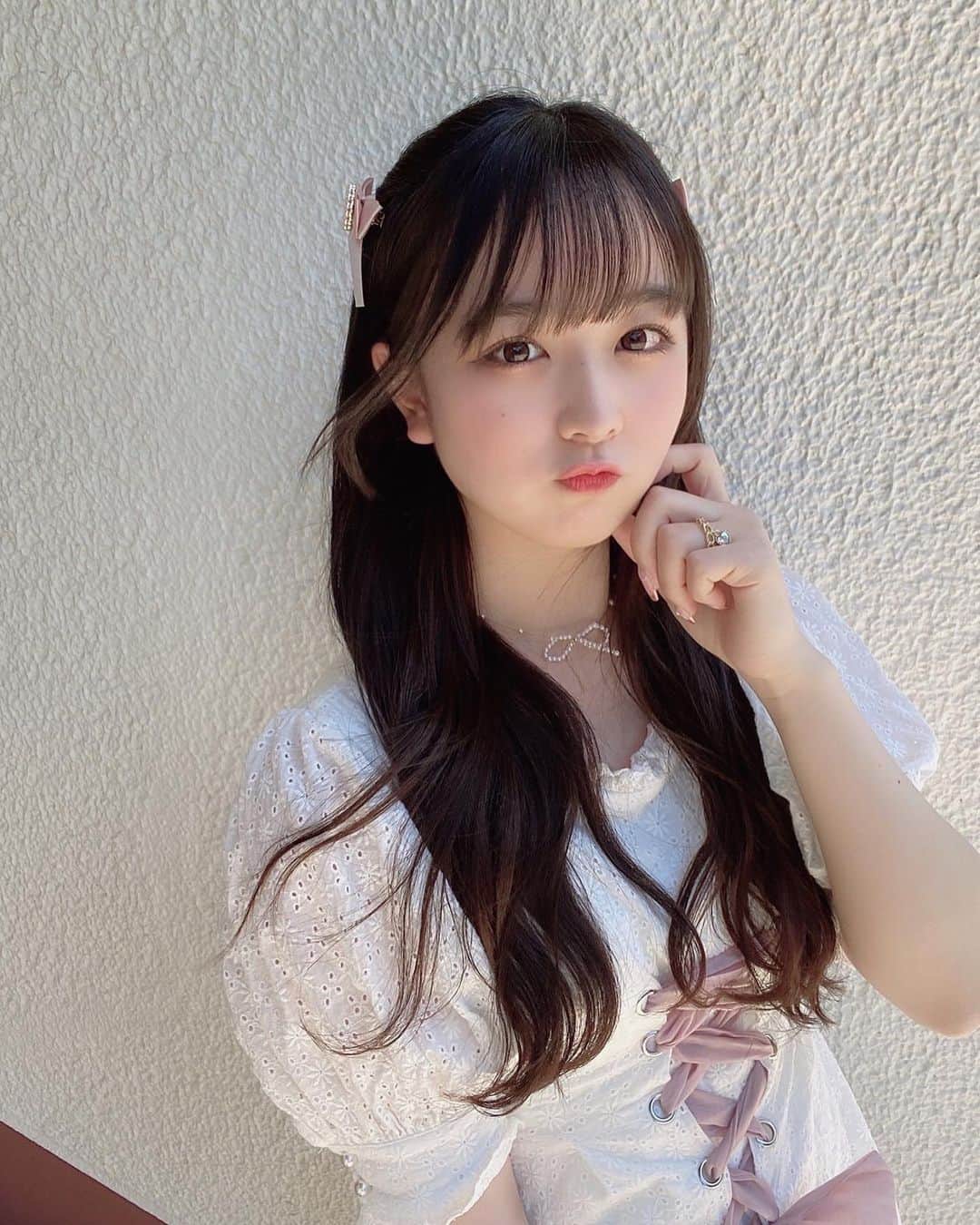 高田もものインスタグラム：「. 夏ウマレノ　夏少女　テキナ . かしこ . #高田もも #かしこってなに #かしこ #instagood #instagram #swankiss #ロングヘア #ヘアアレンジ #くるりんぱアレンジ #くるりんぱ #ワンピース #リボン #pink #夏 #夏服」